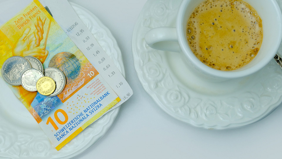 Nominal dürften die Löhne dieses Jahr im Schnitt um 1,1 Prozent steigen, die Teuerung liegt wohl etwas höher. (Bild Kittyfly/Shutterstock)