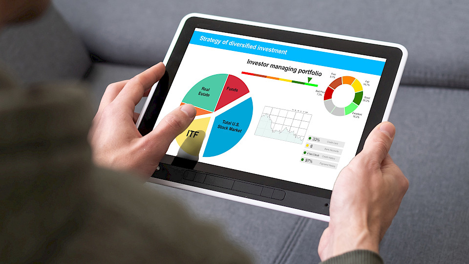 Oft billiger: Die Titel veräussern und nach dem Wechsel wieder kaufen. (Bild: Shutterstock.com/Andrew Angelov)