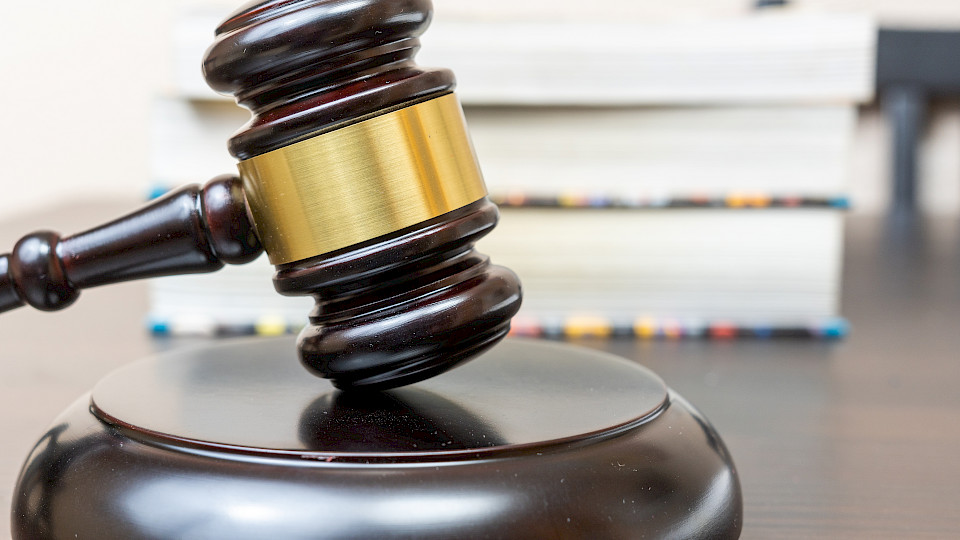 Die Verordnungen über das Insolvenzverfahren bei Finanzinstituten in der Schweiz werden vereinheitlicht (Bild: Shutterstock / Manuel Milan).