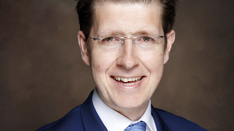 Tomasz Wieladek, Chefvolkswirt für Europa bei T. Rowe Price,  könnte die EZB zu quartalsweisen Zinssenkungen zurückkehren. (Bild: T.Rowe Price)