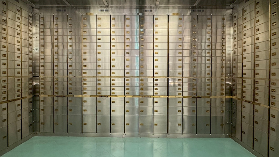 Schweizer Banken verbuchten deutlich höhere Gewinne, vorab dank dem Wealth Management. (Bild Anna_Belova/Shutterstock)