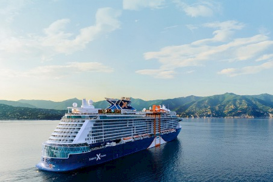 Die Celebrity Xcel wird das erste Methanol-fähige Schiff von Celebrity Cruises und beeindruckt mit der freischwebenden «Magic Carpet»-Plattform. (Bild pd)