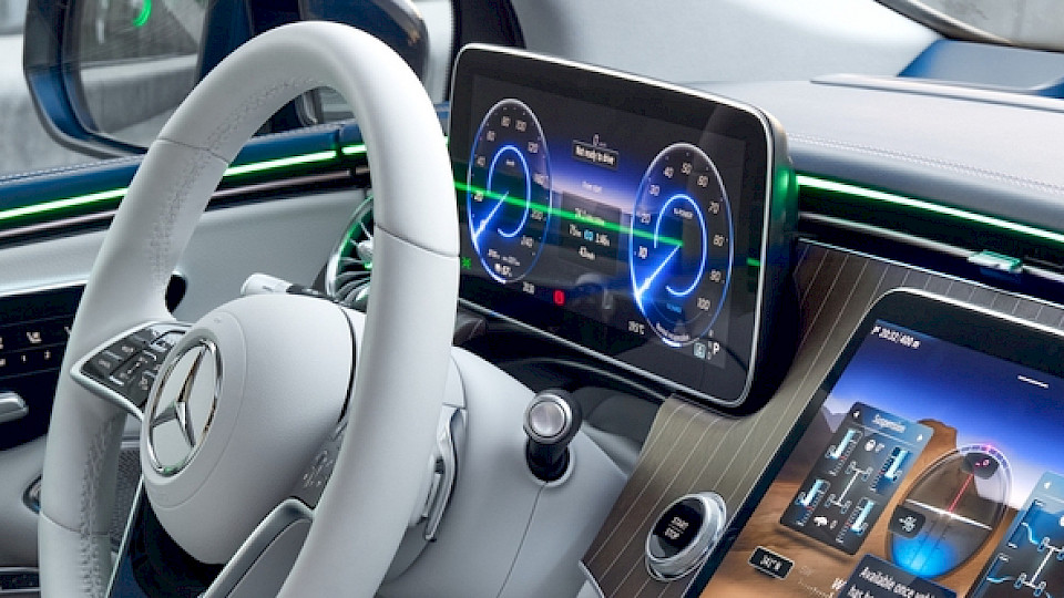 Die vollelektrischen EQ-Fahrzeuge kommen kaum zu den Kunden: Die  Auslieferungen nach neun Monaten sanken weltweit um 22 Prozent auf 136 000 Fahrzeuge. (Bild Artur_Nyk/Shutterstock)