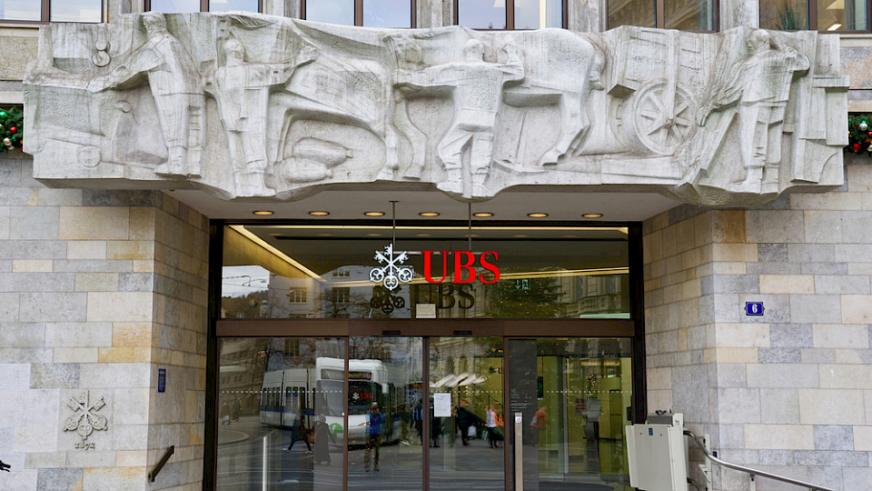 Die Grossbank profitiert unter anderem von aktiven Kunden und viel Neugeld. (Bild Michael Derrer Fuchs/Shutterstock)