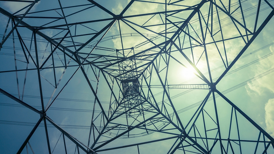 Vorab dank günstigerer Energie sanken die Erzeugerpreise in der europäischen Industrie. (Bild Pla2na/Shutterstock)