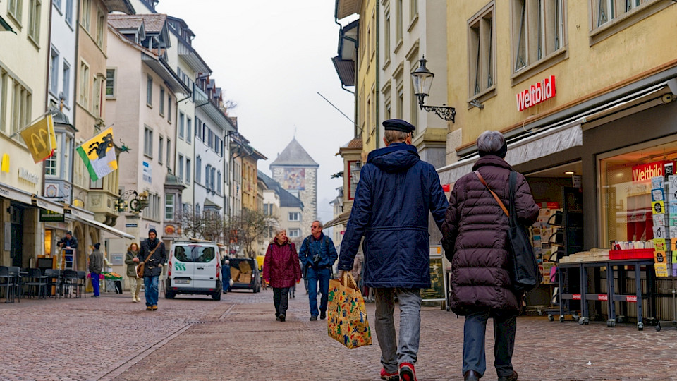 Die Stimmung bei den Schweizer Konsumentinnen und Konsumenten hat sich etwas eingetrübt. (Bild Michael Dreher Fuchs/Shutterstock)
