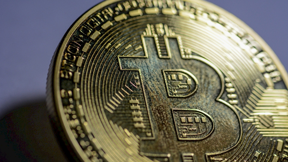Der Preis der Kryptowährung kennt momentan nur eine Richtung. (Bild Thomas Nuehnen/Shutterstock)