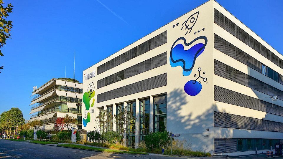 Am Hauptsitz in Allschwil dürften ebenfalls Stellen wegfallen. (Bild pd)