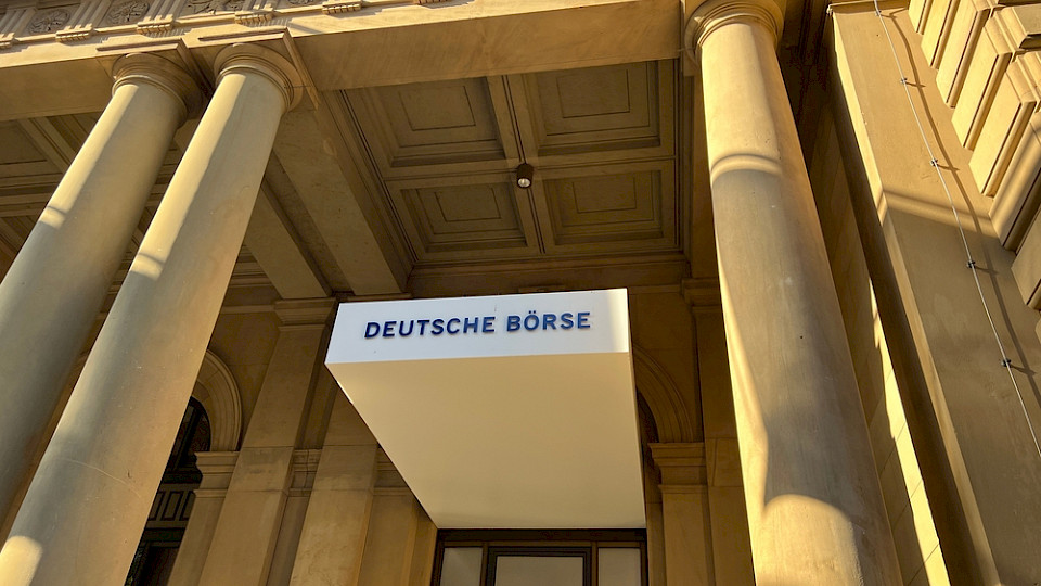 Der Leitindex der Deutschen Börse eilt von Rekord zu Rekord. (Bild MacroEcon/Shutterstock)