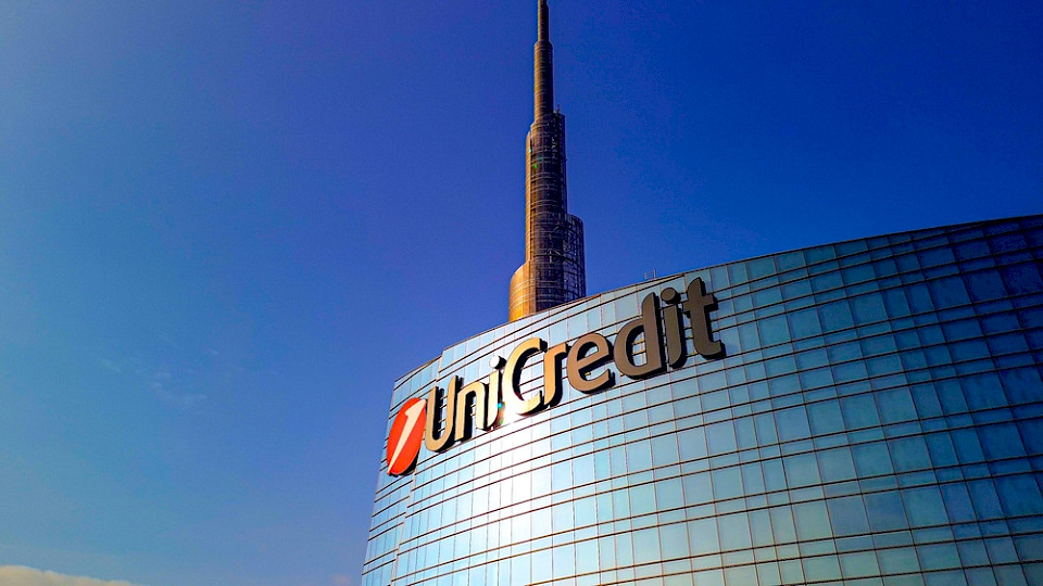 Die italienische Grossbank Unicredit erhöht den Druck auf die Commerzbank. (Bild VILTVART/Shutterstock)