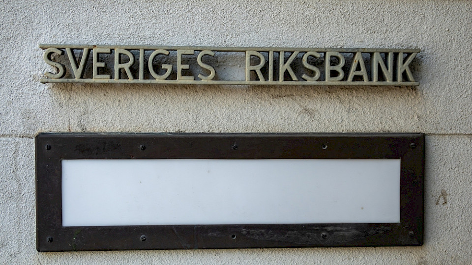 Die Schwedische Notenbank deutet weitere Zinssenkungen für 2025 an. (Bild Alexanderstock23/Shutterstock)