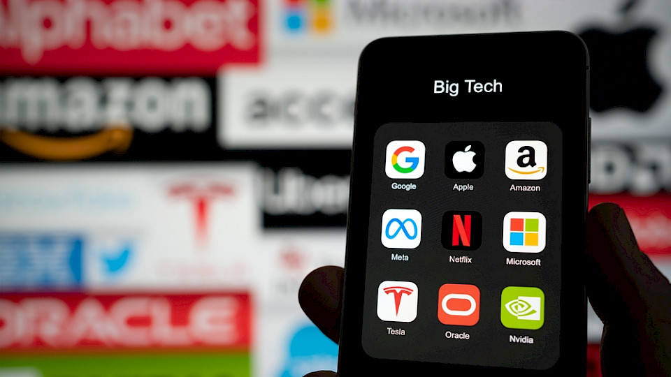 Bigtech made in US regiert die Börse: 9 der 10 wertvollsten Unternehmen haben den Sitz in den USA. (Foto gguy/Shutterstock)
