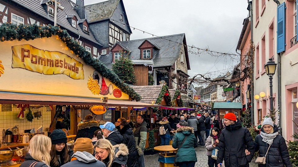 Auswärts Essen und andere Dienstleistungen wurde im Dezember in Deutschland deutlich kostspieliger. (Bild River Cruise Mentor/Shutterstock)