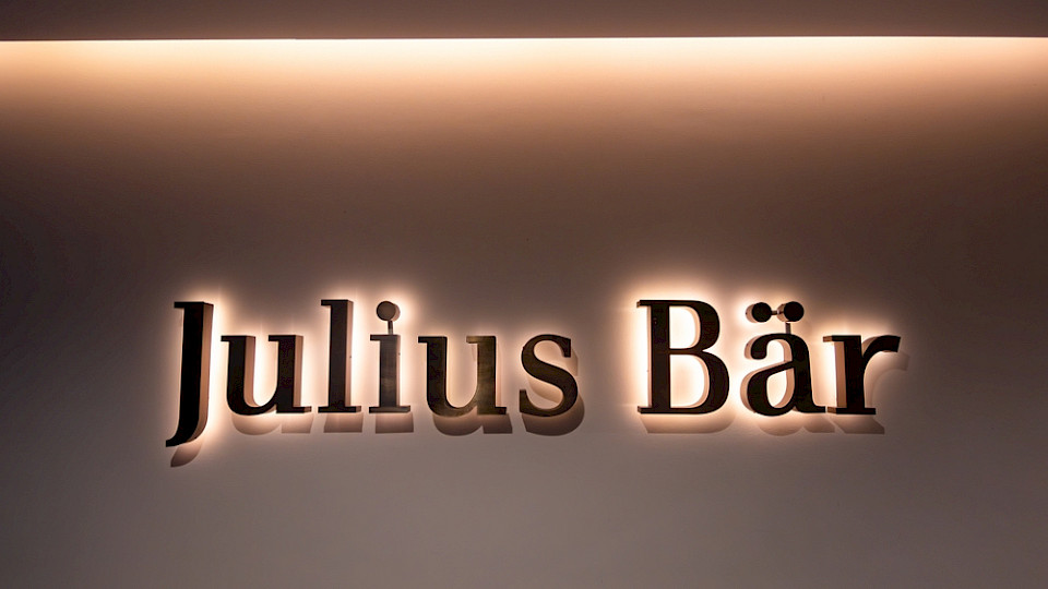 Mit dem Verkauf soll die Kapitalquote um 30 Basispunkte erhöht werden. (Bild Taljat David/Shutterstock)