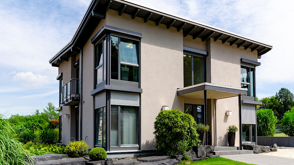 Trotz gesunkener Finanzierungskosten ist am Markt für Wohnimmobilien keine Trendwende zu erkennen. (Bild: Shutterstock.com/
LE Photo)