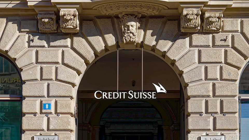 Seit Freitag ein Bild aus alten Tagen. Am Paradeplatz 8 ziehen neue Besitzer ein. (Bild: Shutterstock.com/Michael Derrer Fuchs)