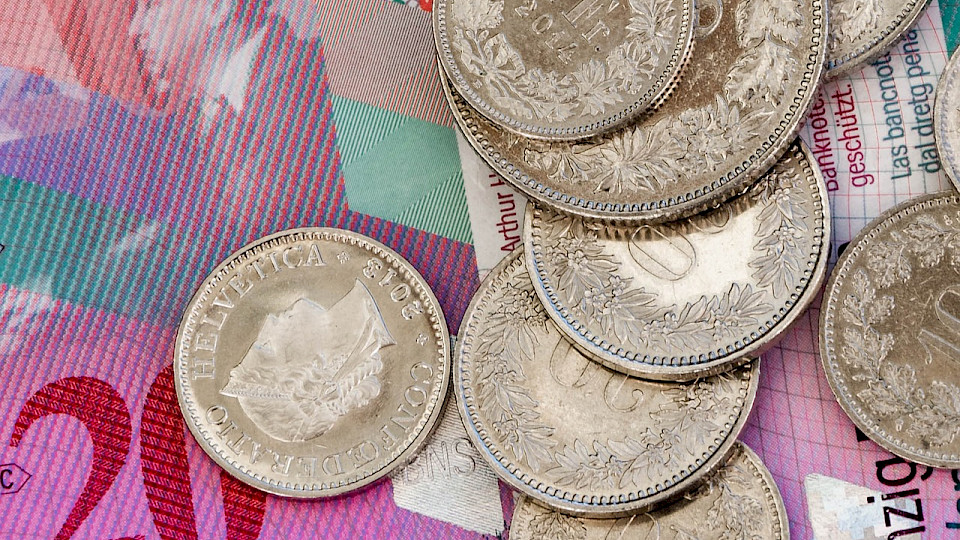 Nicht nur bei älteren, sondern auch bei jüngeren Leuten hat der Bezug zu Bargeld zugenommen. (Bild: PD)