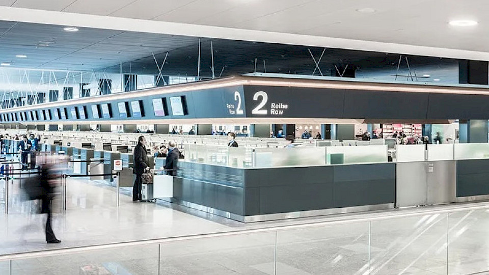 Der Check-in 2 am Flughafen Zürich: Bald könnte Gesichtserkennung hier zum Standard werden. (Bild: Flughafen Zürich)