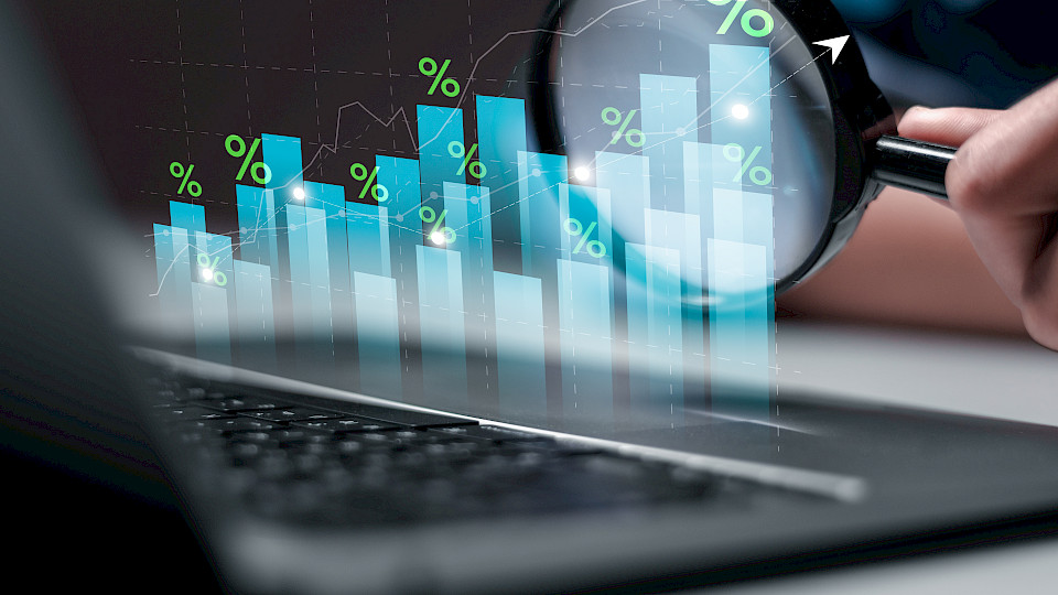Die Langfristzinsen in den USA bewegen sich nahe an der als gefährlich eingeschätzten 5 Prozent-Marke. Aber es gibt auch viele positive Faktoren. (Bild: Shutterstock.com/A9 STUDIO)