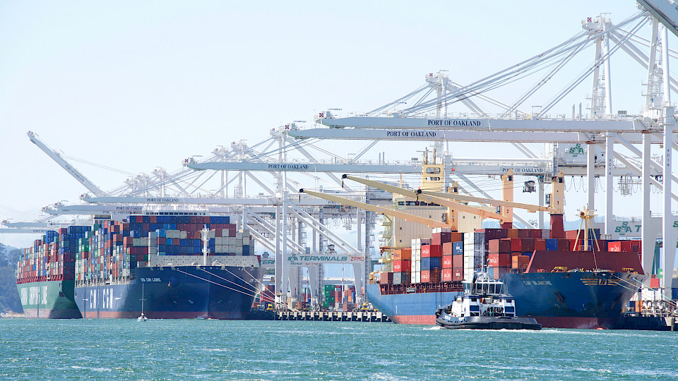 Trotz Wachstumsrückgang, vor allem im Export, zweifeln Ökonomen nicht an der Widerstandskraft der US-Wirtschaft. (Bild: Shutterstock.com/Sheila Fitzgerald)