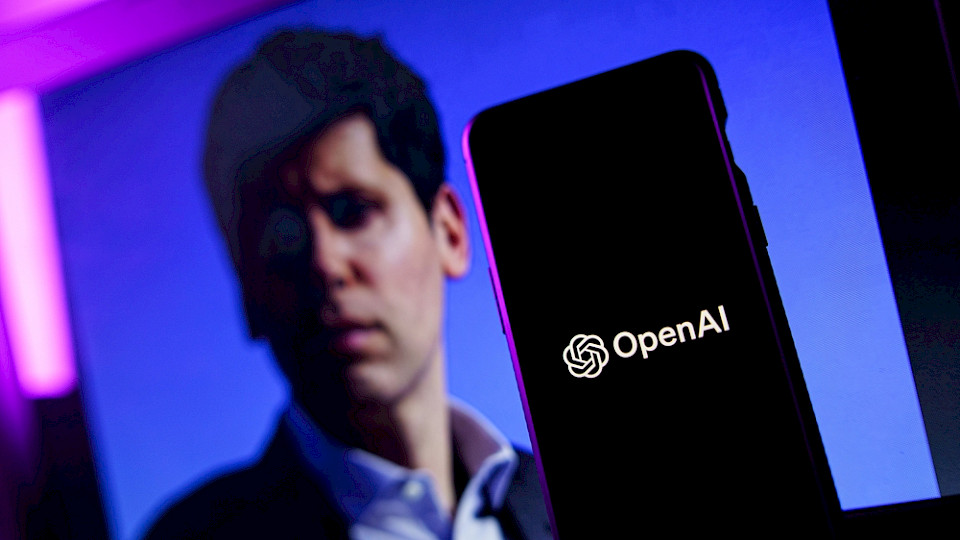 OpenAI-Chef Sam Altman reagierte mit einem Gegenangebot für X. (Bild Rokas Tenys/Shutterstock)