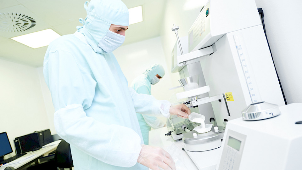 Das Wachstum ist unter anderem gestützt von der chemisch-pharmazeutischen Industrie. (Bild Dmitry Kalinovsky/Shutterstock)