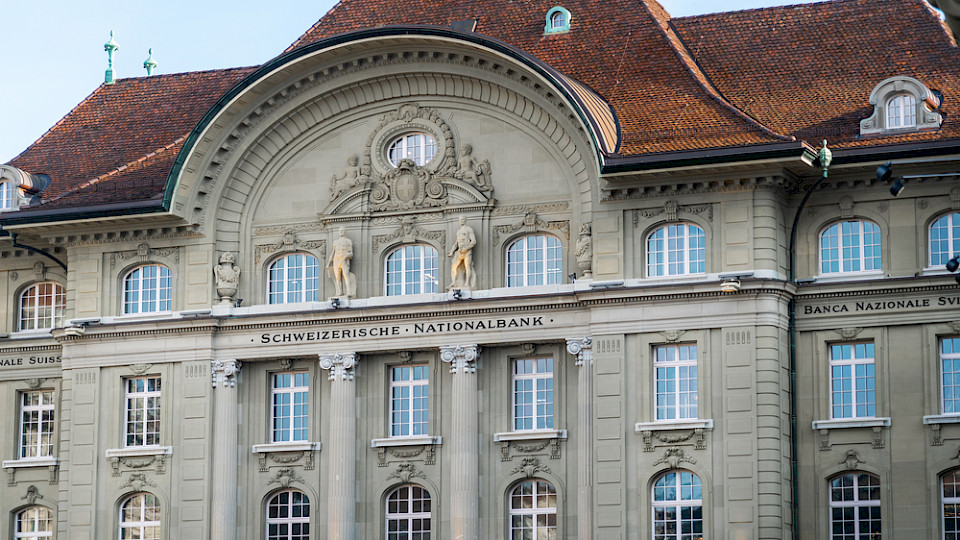 Der Gewinn der Notenbank ist leicht höher als Anfang Jahr gemeldet. (Bild Diego Grandi/Shutterstock)