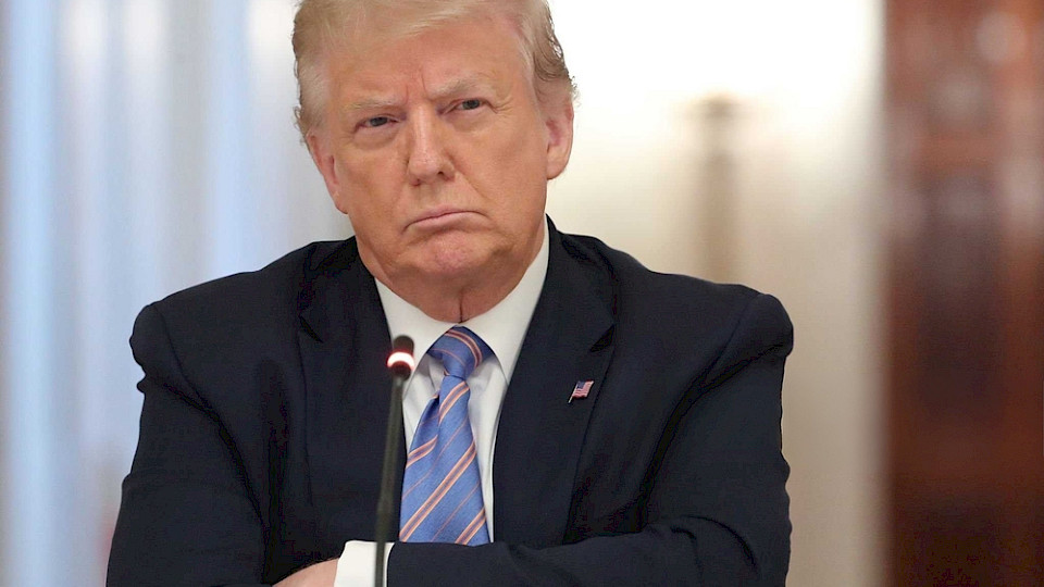 Donald Trump setzt die angekündigten Zöllen für Waren aus Mexiko, Kanada und China ab sofort in Kraft. (Bild Chip Somodevilla/Shutterstock)