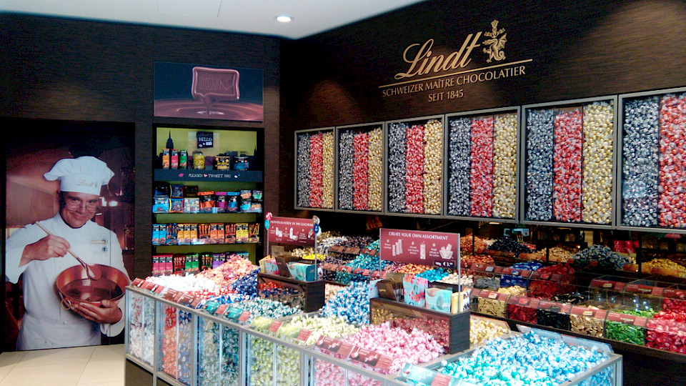 Für Lindt & Sprüngli war 2024 ein Rekordjahr, trotz deutlich höheren Preisen für Kakao. (Bild VIZ UALNI/Shutterstock)