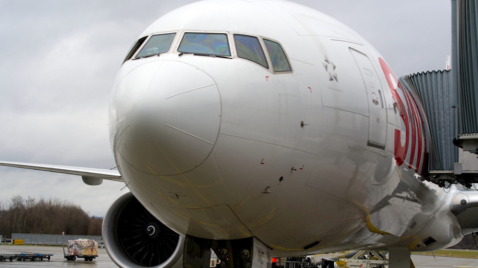 Die Swiss kürzt nun auch den Sommerflugplan. (Bild Michael Derrer Fuchs/Shutterstock)