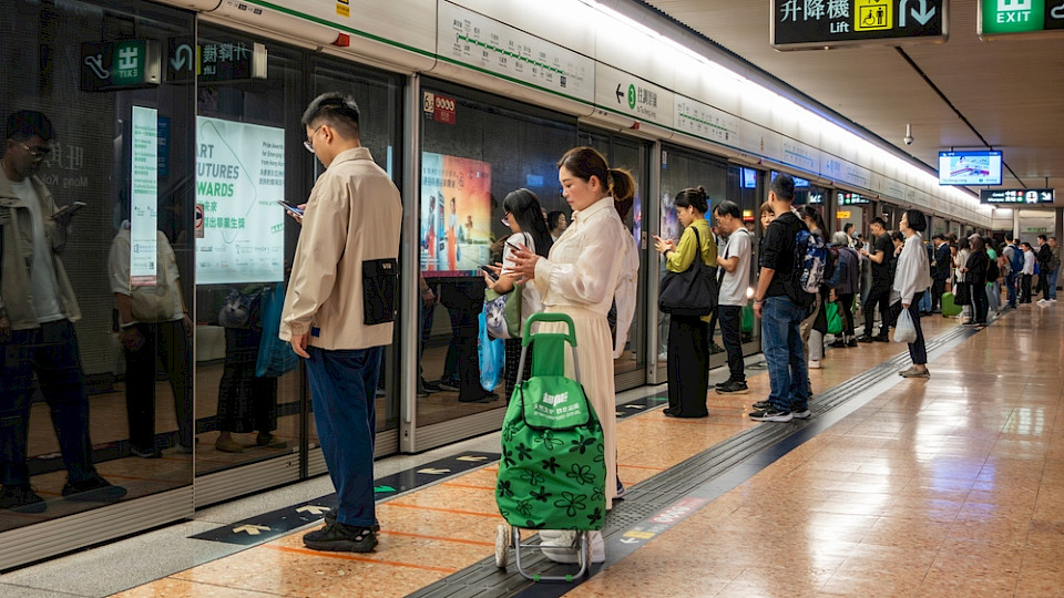 Laut Umfrage sind die Hongkonger am zufriedensten mit ihren öffentlichen Verkehrsmitteln. (Bild estherpoon/Shutterstock)