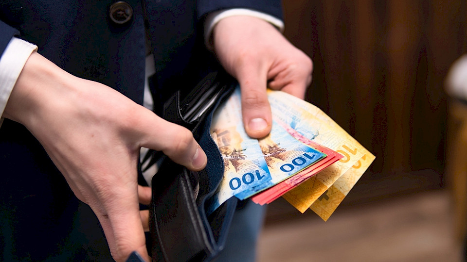 Laut KOF-Prognose sollen die Reallöhne im laufenden Jahr um durchschnittlich 0,9 Prozent zulegen. (Bild Kamil Zajaczkowski/Shutterstock)