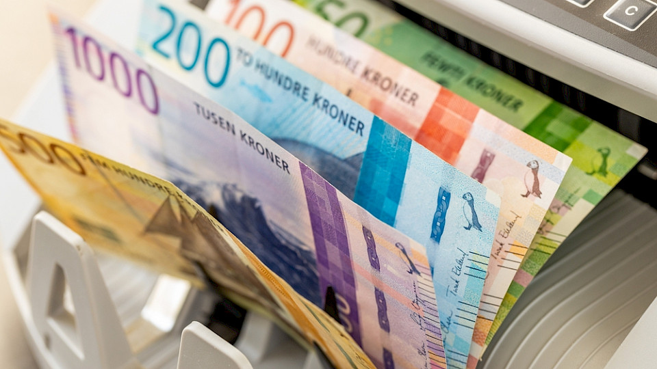 Eine vorzeitige Leitzinssenkung könnte zu einem weiteren rasanten Preisanstieg führen, heisst es bei der norwegischen Notenbank. (Bild Andrzej Rostek/Shutterstock)