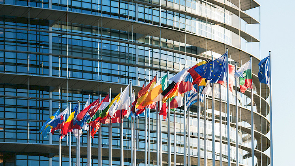 In den EU-Staaten gab es zuletzt deutlich weniger Arbeitslose. (Bild Hadrian/Shutterstock)