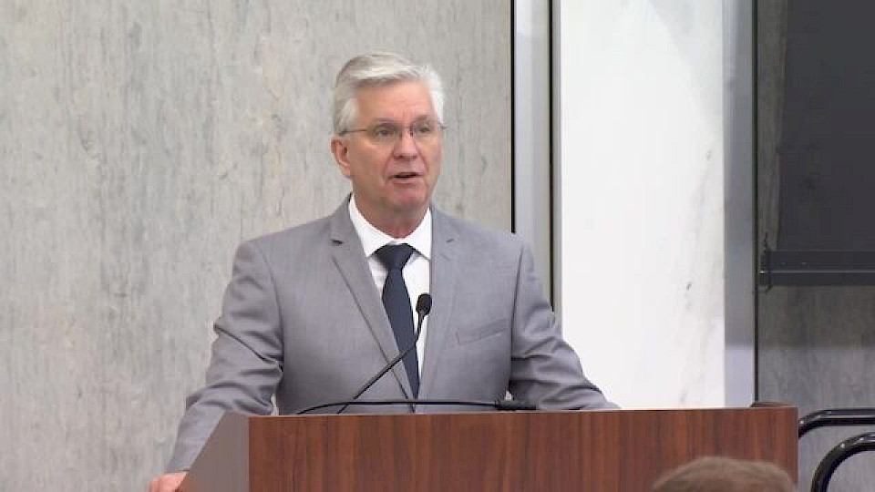 Notenbankdirektor Christopher Waller warnt vor höheren Zöllen. (Bild pd)