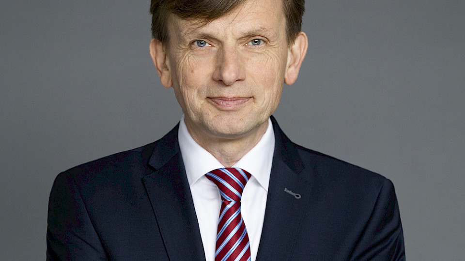 Tammo Diemer, Chef der Finanzagentur des Bundes, erläutert wieso wieder Anleihen mit siebenjähriger Laufzeit herausgegeben werden. (Bild pd)