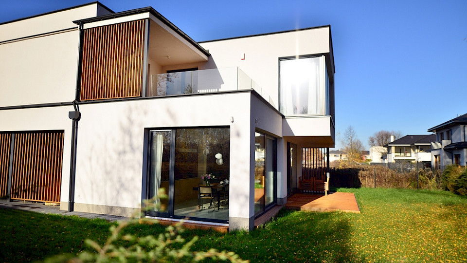 Im Jahresvergleich kostete Wohneigentum im Schnitt gut 4 Prozent mehr. (Bild Grand Warszawski/Shutterstock)