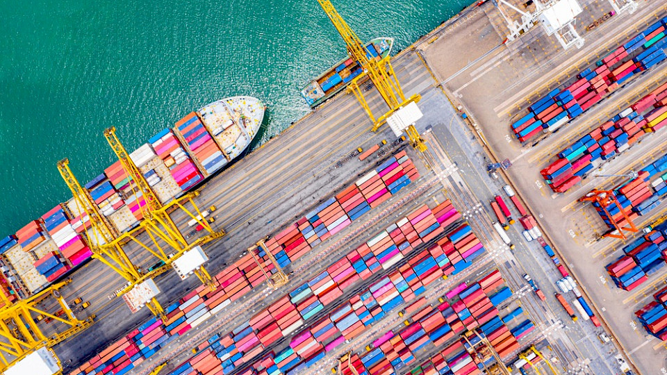 Vor allem wegen tieferen Exporten sank das BIP in Japan im ersten Quartal. (Bild apiguide/Shutterstock)