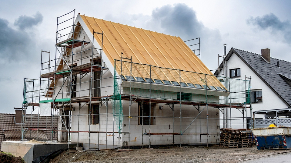 Die Zahl der neu bewilligten Einfamilienhäuser stieg um mehr als 15 Prozent. (Bild Vadym Zaitsev/Shutterstock)