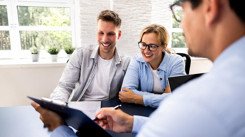 Laut Finma reizen die Banken den Ermessungsspielraum bei der Vergabe von Hypothekarkrediten oft übermässig aus. (Bild Andrey_Popov/Shutterstock)