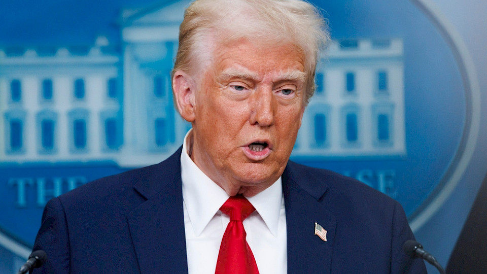 Am Freitag angekündigt, nun wieder verschoben. Donald Trump macht bei den Zöllen aus der EU die nächste Wende. (Bild Joshua Sukoff/Shutterstock)