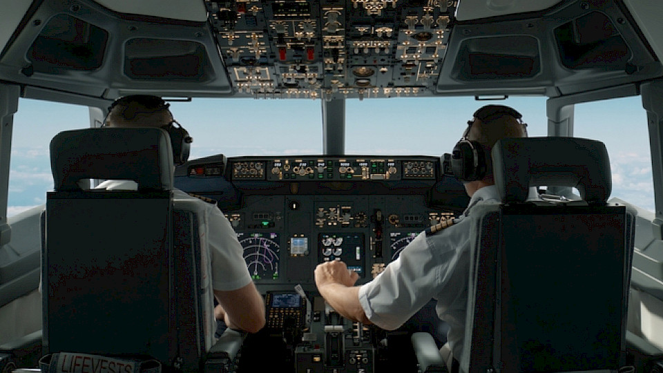 Das Cockpit rückt in den Fokus internationaler Sicherheitsvorgaben. Bild: Adobe Stock
(Bild Supamotionstock.com/Shutterstock)