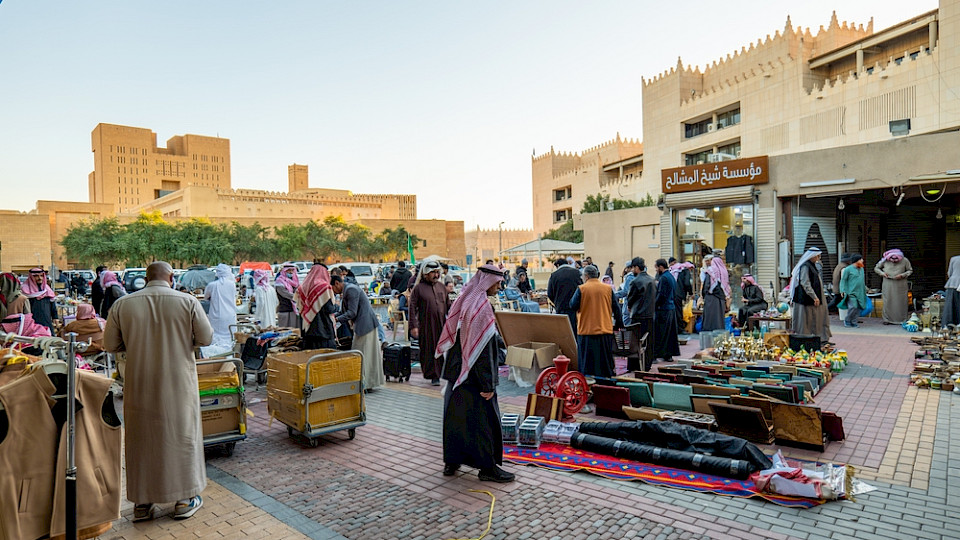 Ab dem nächsten Jahr sollen Touristen Bier oder Wein kaufen können. (Bild Offthecouchexperience/Shutterstock)