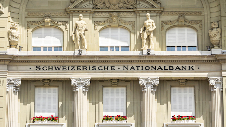 Der nächste Zinsschritt der Nationalbank ist laut Moneyland in den Hypothekarzinssätzen bereits eingepreist. (Bild MDart10/Shutterstock)