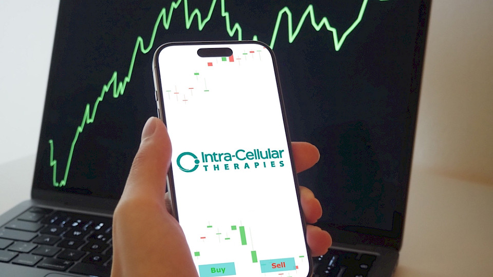 Allein nach der Übernahme durch Johnson & Johnson, stieg die Aktie von Intra-Cellular Therapies um 23 Prozent. (Bild MacroEcon/Shutterstock)