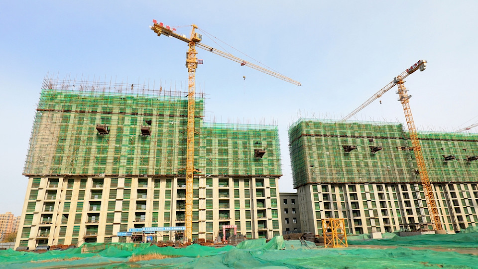 Gegenüber Mai 2024 sanken die Preise für neue Wohnungen im Schnitt um 3,5 Prozent. (Bild chinahbzyg/Shutterstock)