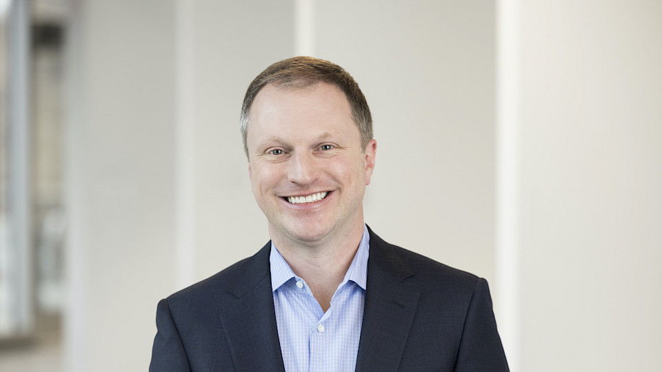 Jon Cleborne, Leiter von Vanguard Europa, kommentiert: «Der Markt für Anleihen ist teuer und intransparent.» (Bild pd)