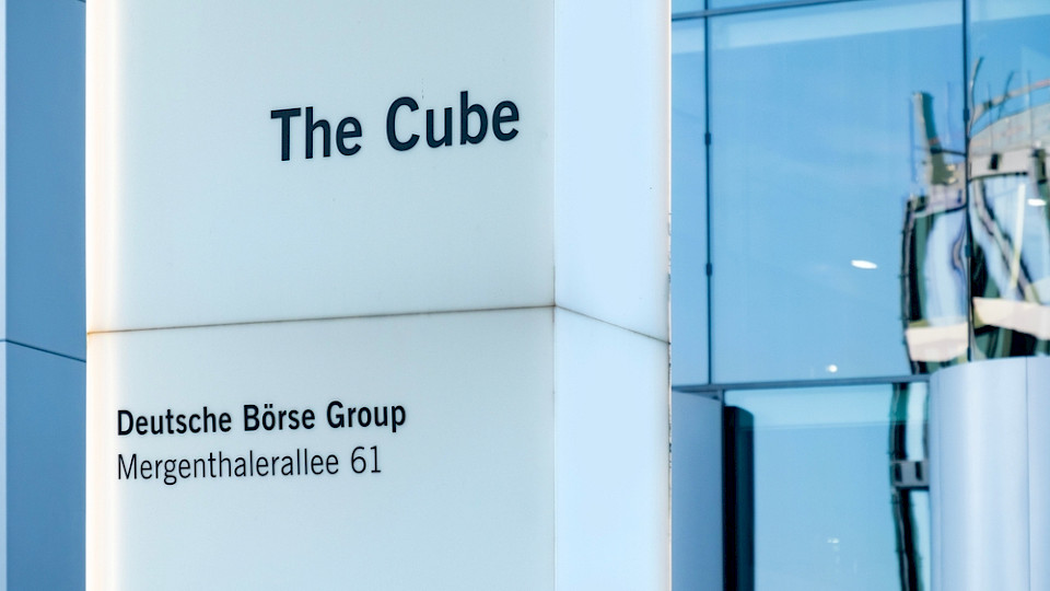 Die Deutsche Börse hatte ISS vor vier Jahren übernommen und will sie nun offenbar selber listen lassen. (Bild Shutterstock)