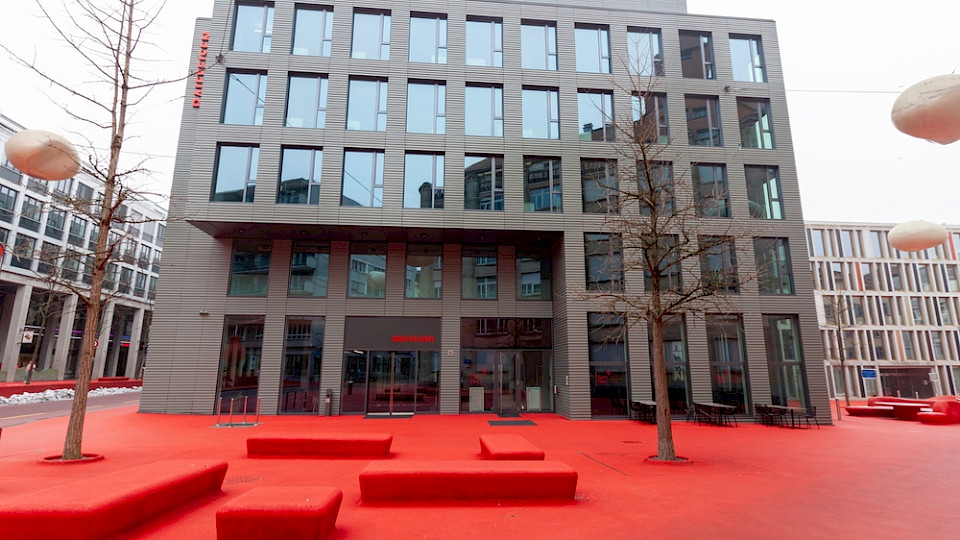 Raiffeisen stellt einige  Dienstleistungen ein. (Bild Shutterstock)