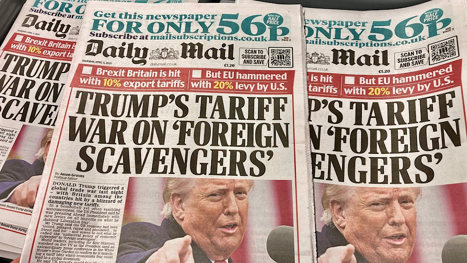 Die Zollandrohungen haben für 70 Prozent der Befragten negative Auswirkungen auf die Schweizer Wirtschaft. (Bild Shutterstock)